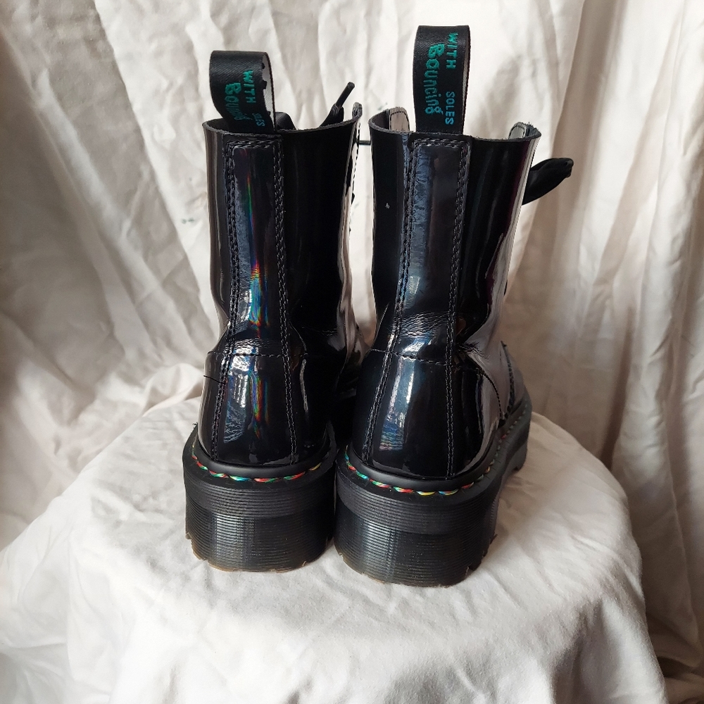 Dr. Martens Molly Rainbow Patent - Picture 4 of 6